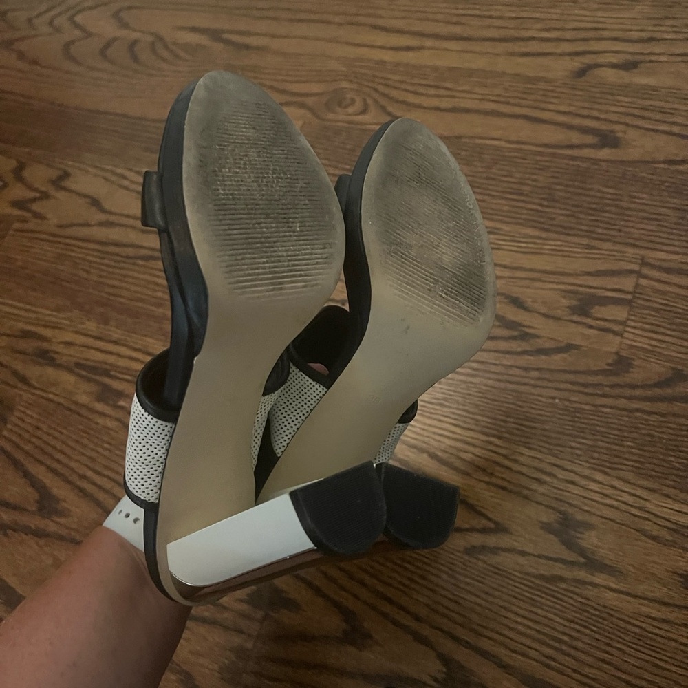 Bcbg maxazaria shoes size 8 - Picture 7 of 8